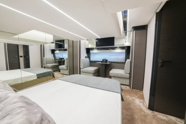 Pershing 52ft White Yacht Cabin