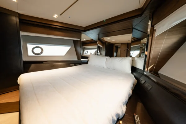 Ferretti 67ft Yacht VIP Cabin