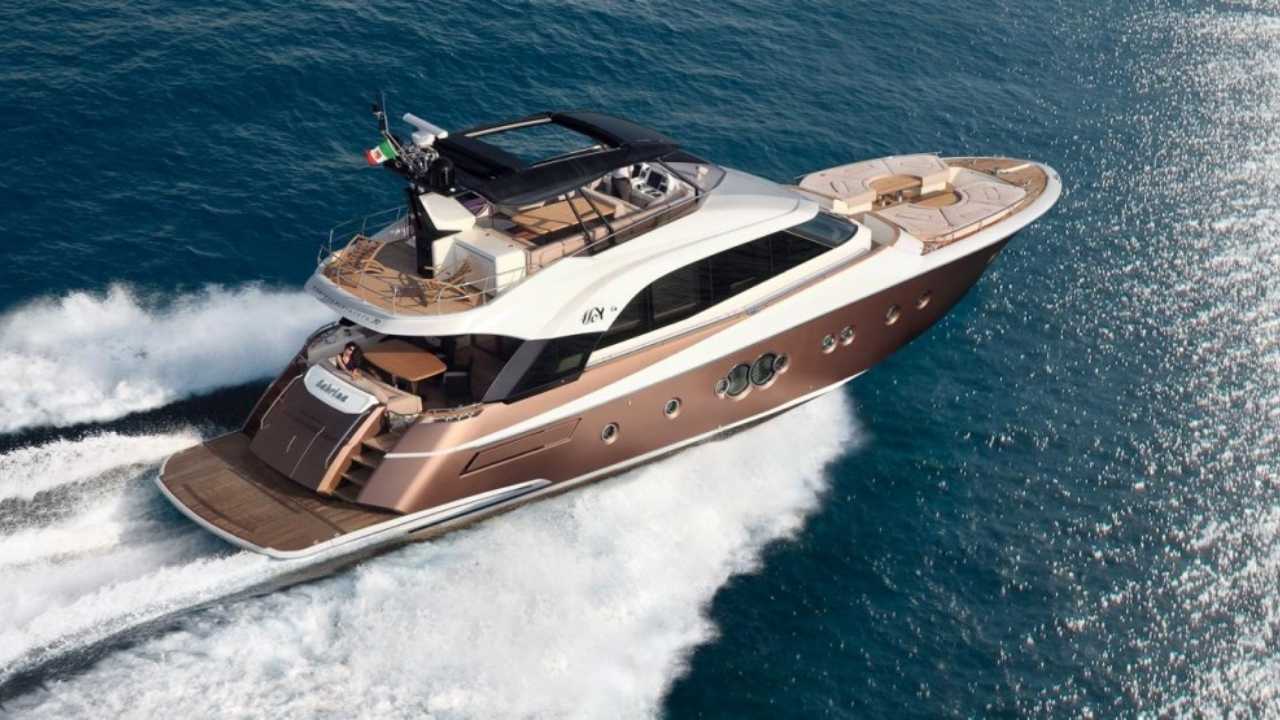 Motor yachts