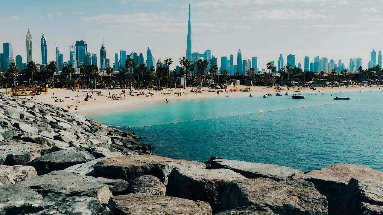 La Mer Beach