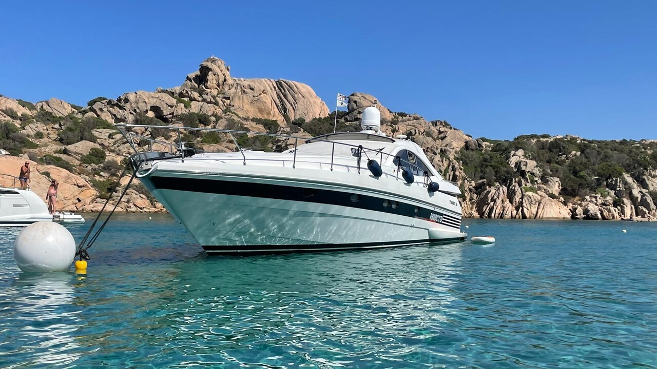 5 Most Luxurious Yachts You Can Rent in Dubai 1 Pershing 52 ft White Yacht